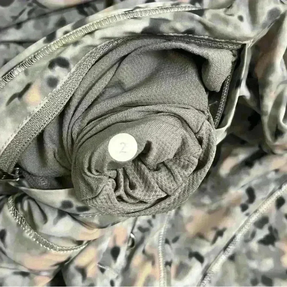 Lululemon lightened up pullover sweater - Picture 5 of 9